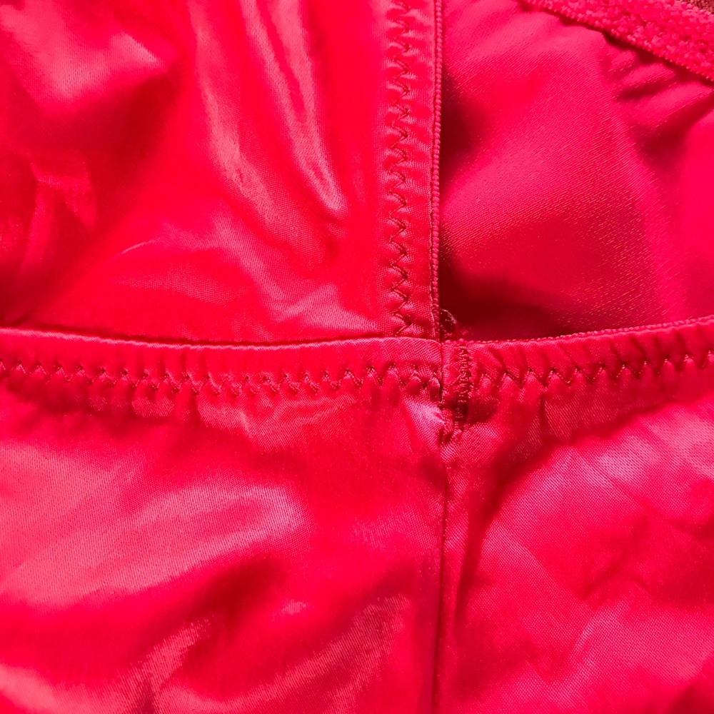 VIctoria’s Secret Sista Shei Red Cami Top L - Picture 3 of 15